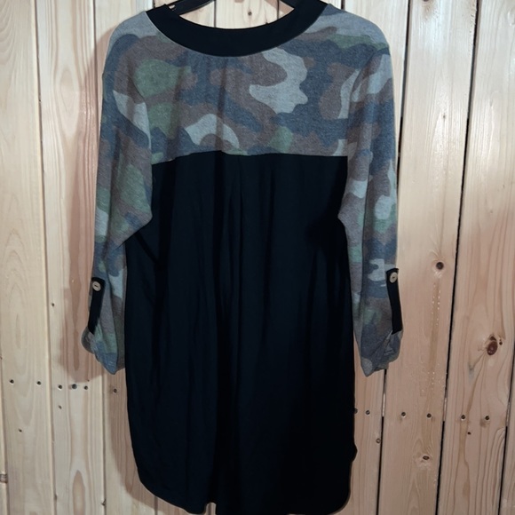 Honeyme Black & Camo Blouse S - Picture 2 of 7